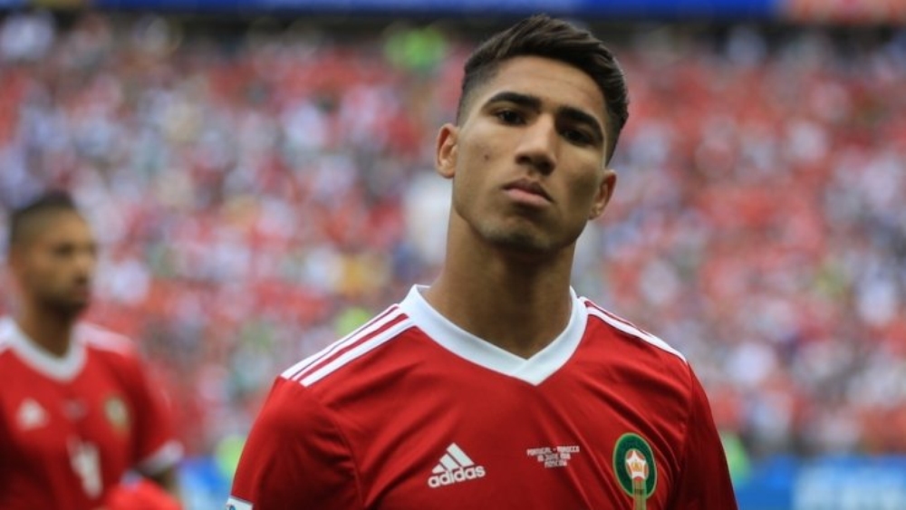 اللاعب المغربي أشرف حكيمي (19 سنة)