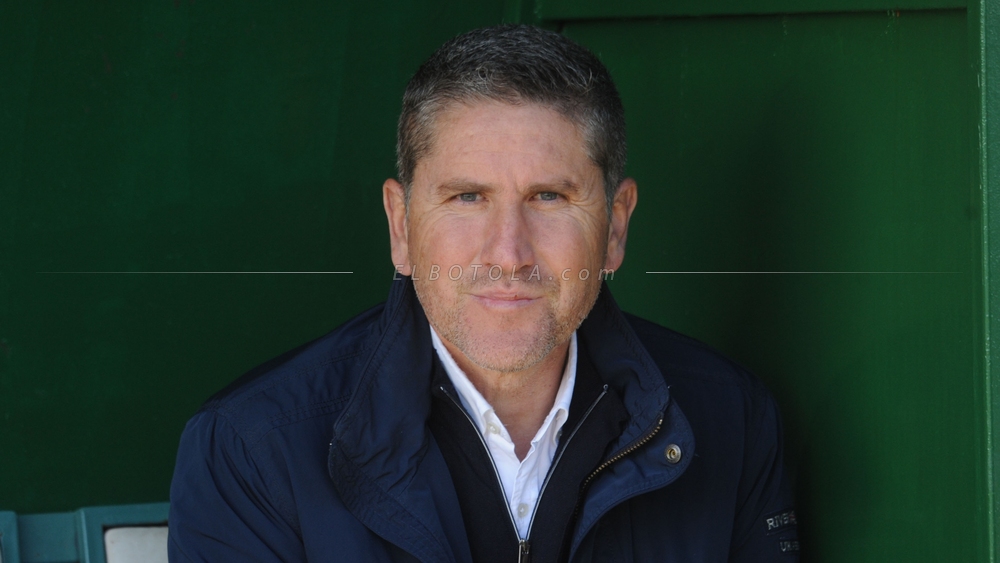 حوان كارلوس غاريدو مدرب الرجاء السابق | عدسة: "البطولة"