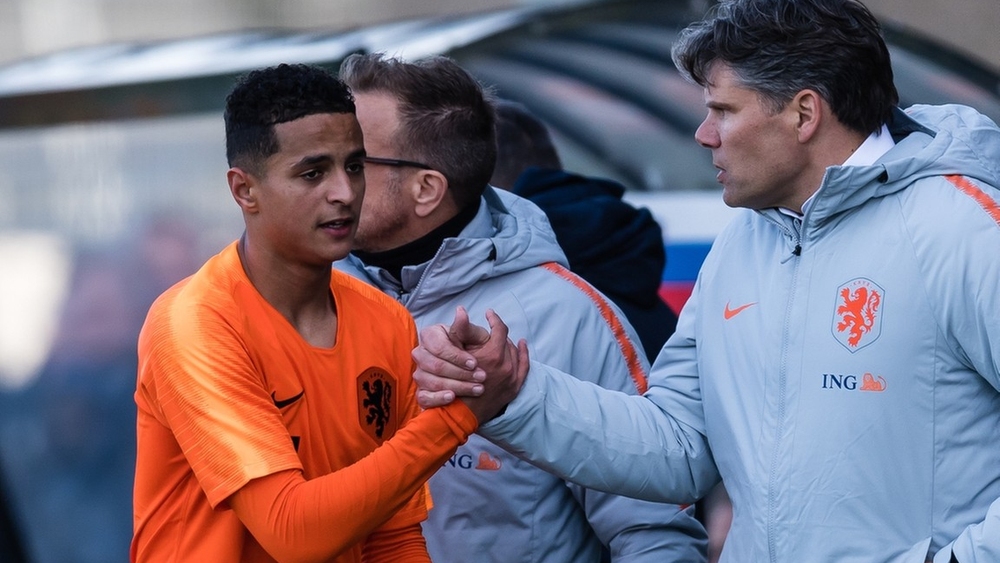 لاعب إيندهوفن محمد إيحاتارن