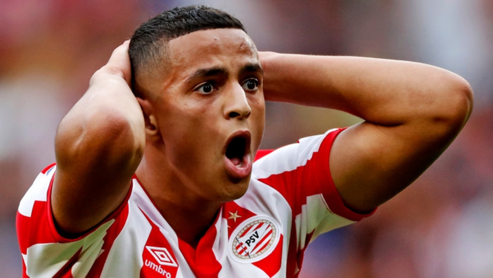 لاعب إيندهوفن محمد إيحاتارن