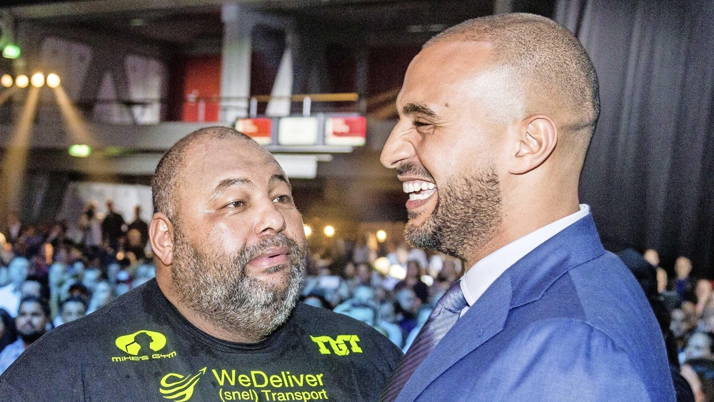 بدر هاري ومدربه باسينيير