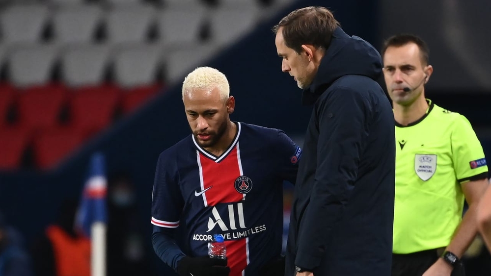 الصحف أكدت أمس الخميس إقالة توخيل والنادي لم يعلن بعد عن ذلك بصفة رسمية