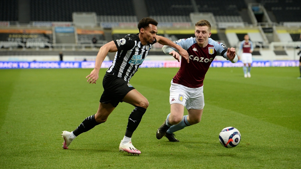 نيوكاسل ينتزع تعادلا 