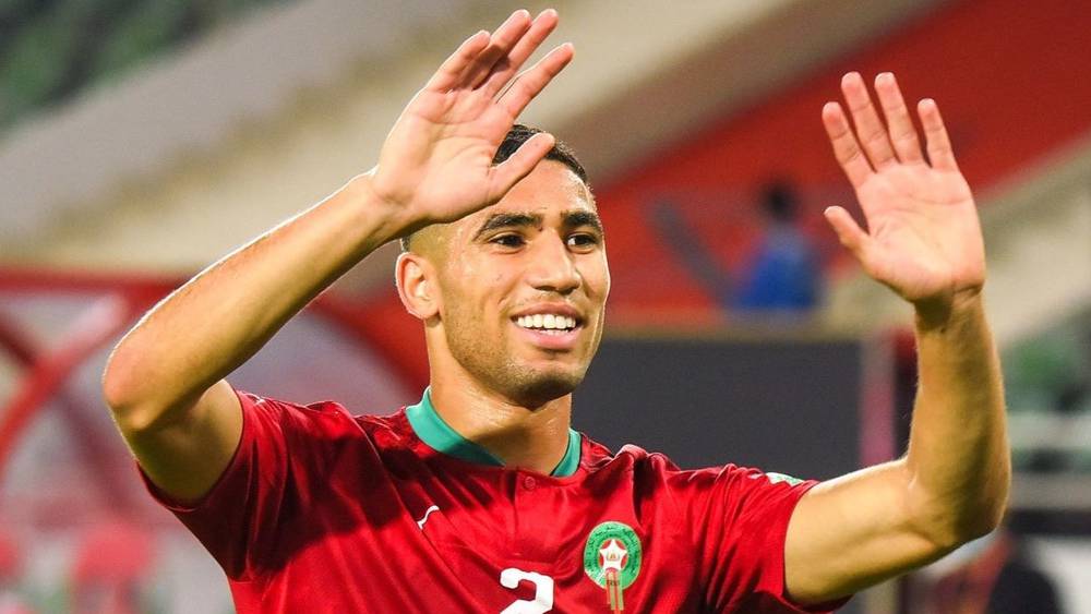 لاعب المنتخب الوطني أشرف حكيمي يتفاعل مع تشجيعات الجماهير المغربية ويكتب قبل لقاء الإياب أمام الكونغو أحب بلدي شكرًا لكم على الدعم