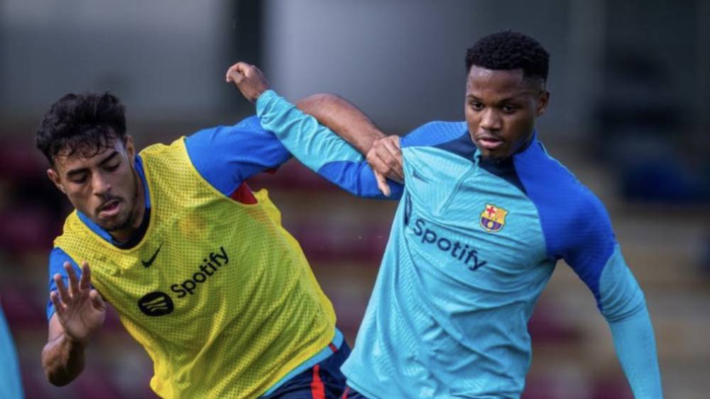 دوري أبطال أوروبا/ المغربي شادي رياض في تدريبات برشلونة تحضيرا لمواجهة الإنتر