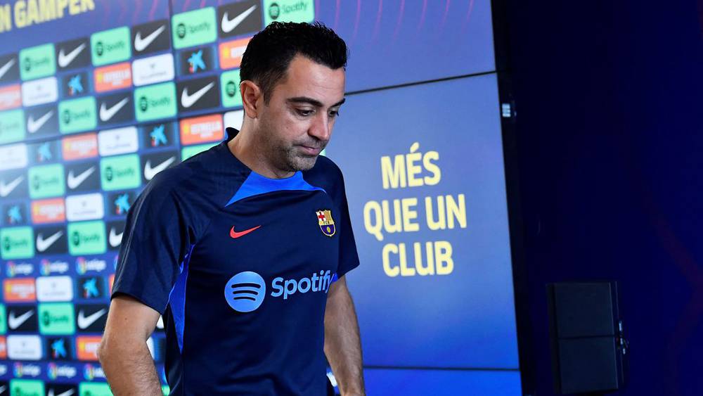 تشافي يتحدث عن مستقبله كمدرب لبرشلونة