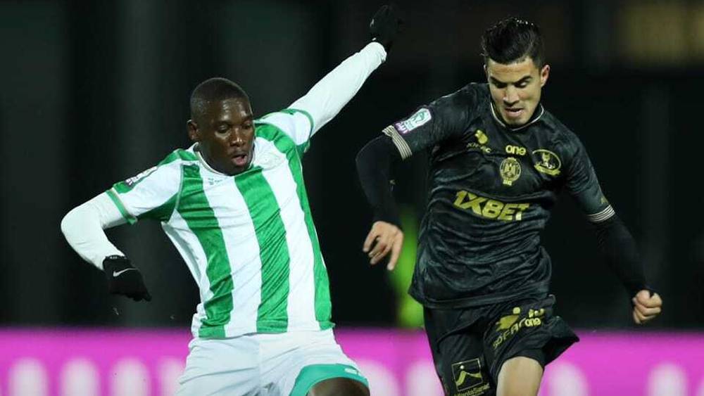 أولمبيك خريبكة والرجاء الرياضي يتعادلان بدون أهداف في البطولة الاحترافية