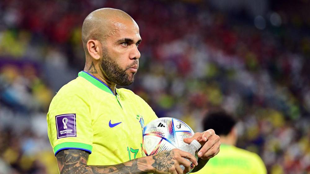 داني ألفيس متهم بالاغتصاب!