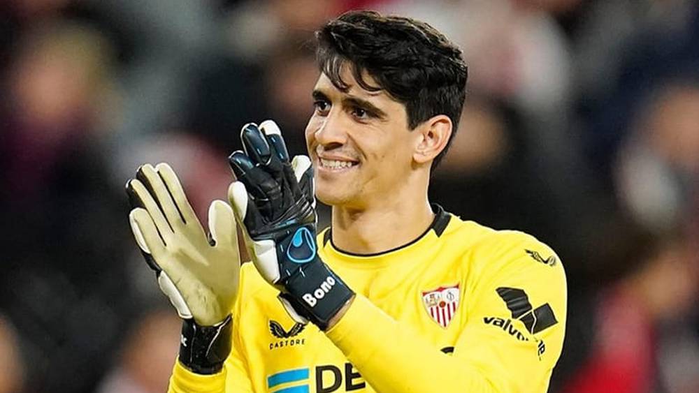 من بينها توتنهام أندية الدوري الإنجليزي الممتاز تهدف للتعاقد مع ياسين بونو في الميركاتو المقبل