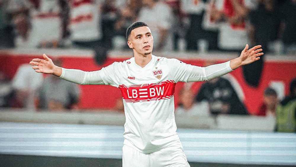 الخنوس يسجل أول أهدافه في الدوري الألماني ويساهم في فوز شتوتغارت على سانت باولي (2-0)