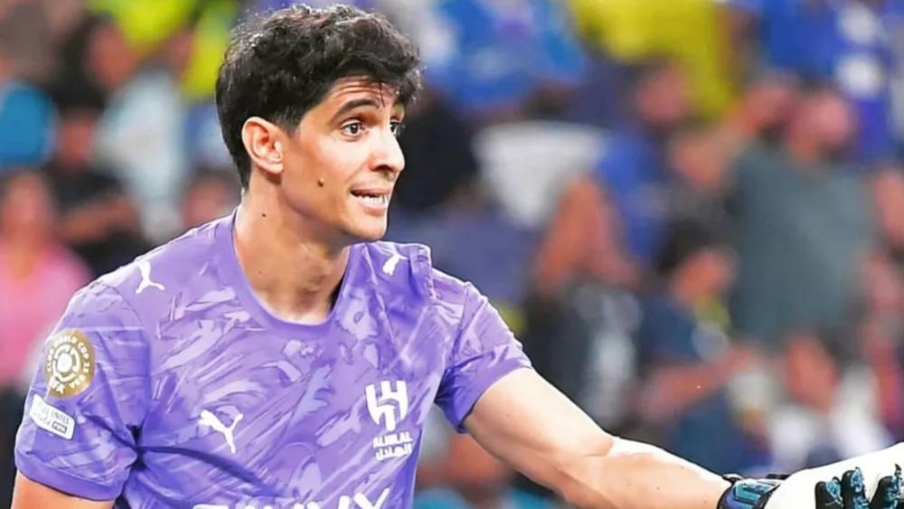 بونو: "سعيد جدا بتجديد عقدي مع الهلال وأتمنى أن أقدم أفضل مستوى رفقة الفريق"