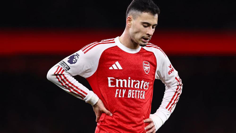 حادثة مارتينيلي وبرادلي تثير الجدل في قمة أرسنال وليفربول