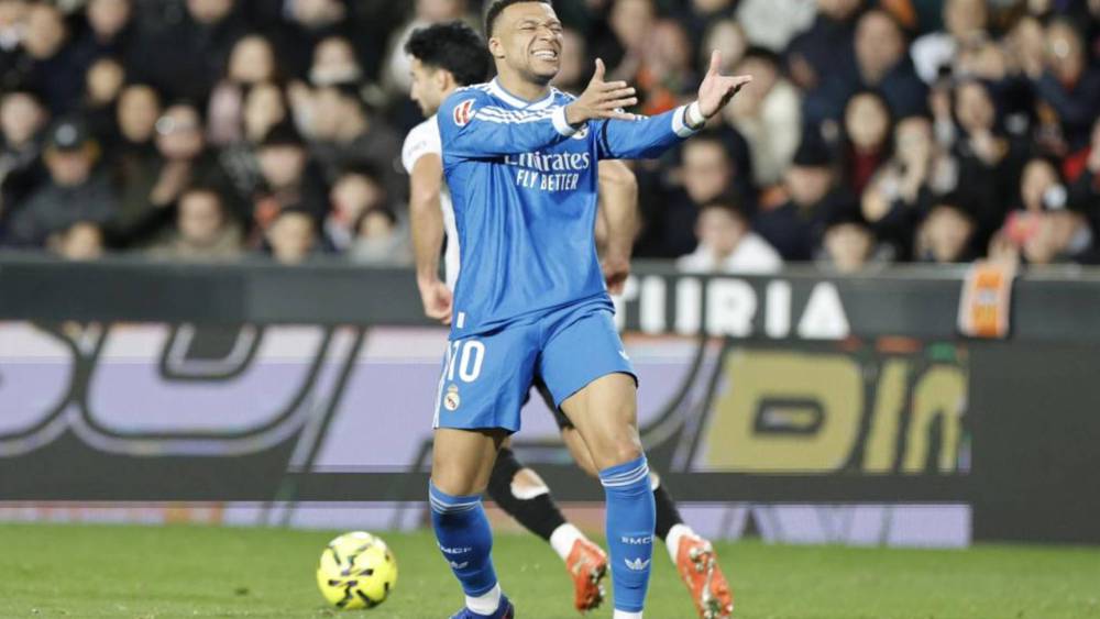 لا ليغا تشتكي من هتافات مسيئة في ميستايا