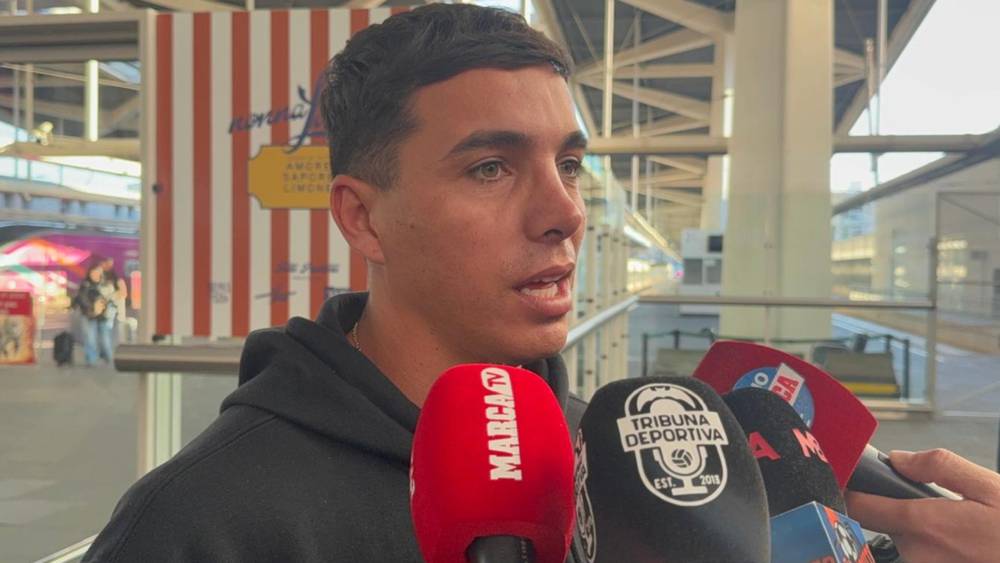 المدافع الأرجنتيني رينزو سارافيا يصل فالنسيا لإجراء الفحص الطبي وتوقيع عقد