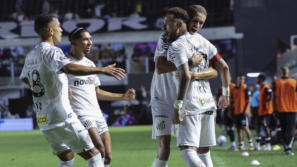 نيمار يدخل قائمة الهدافين التاريخيين لسانتوس ويعزز حظوظه في المونديال