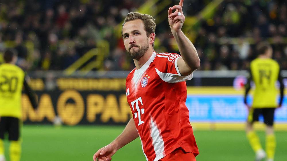 بايرن ميونيخ يفقد خدمات هاري كين أمام مونشنغلادباخ بسبب إصابة في الساق