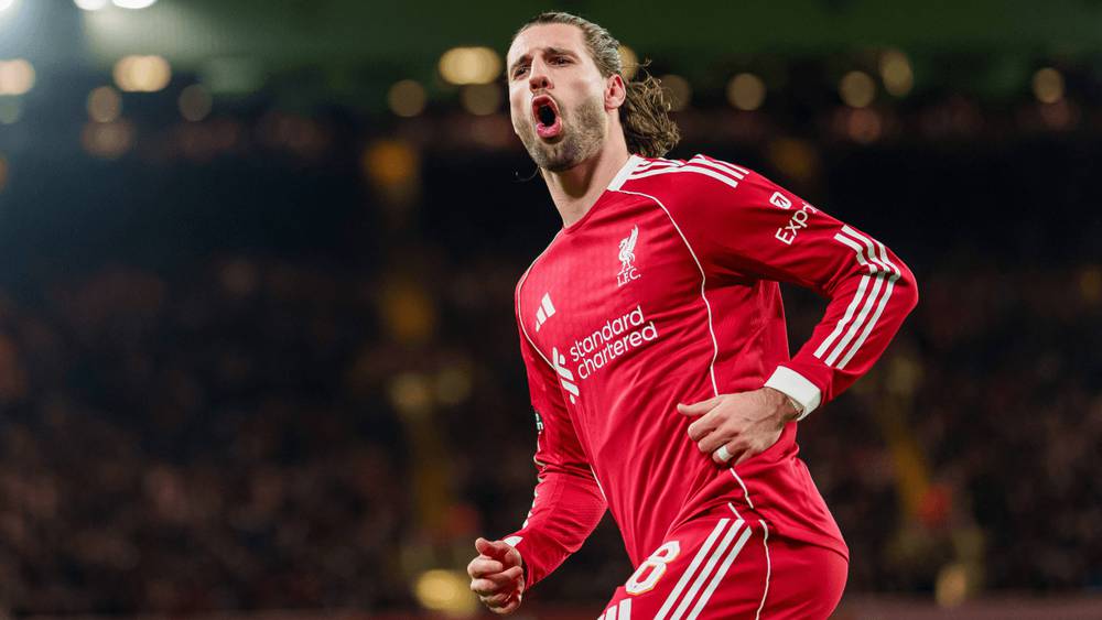 ليفربول يحل ضيفا على برايتون في الدوري الأنجليزي الممتاز لتعزيز آماله بالمربع الذهبي