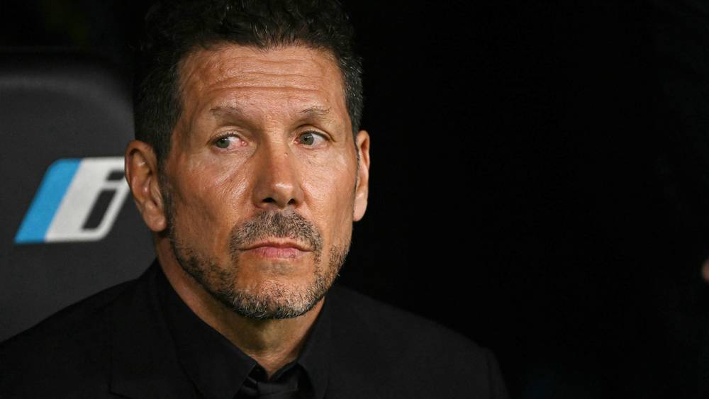 دييغو سيميوني يجدد التزامه مع أتلتيكو مدريد حتى صيف 2027