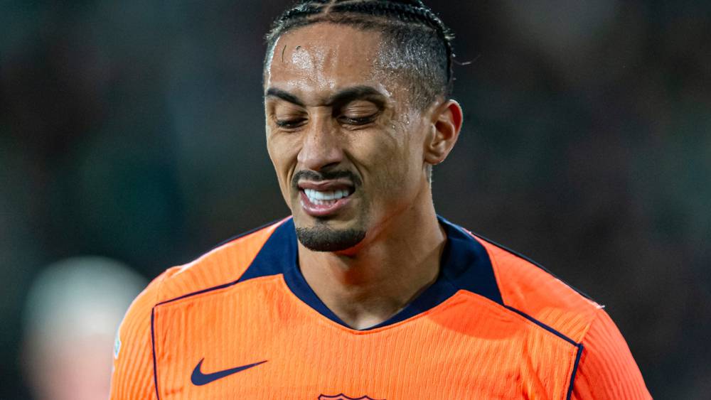 إصابة رافينيا بتمزق عضلي مع منتخب البرازيل تثير قلق نادي برشلونة