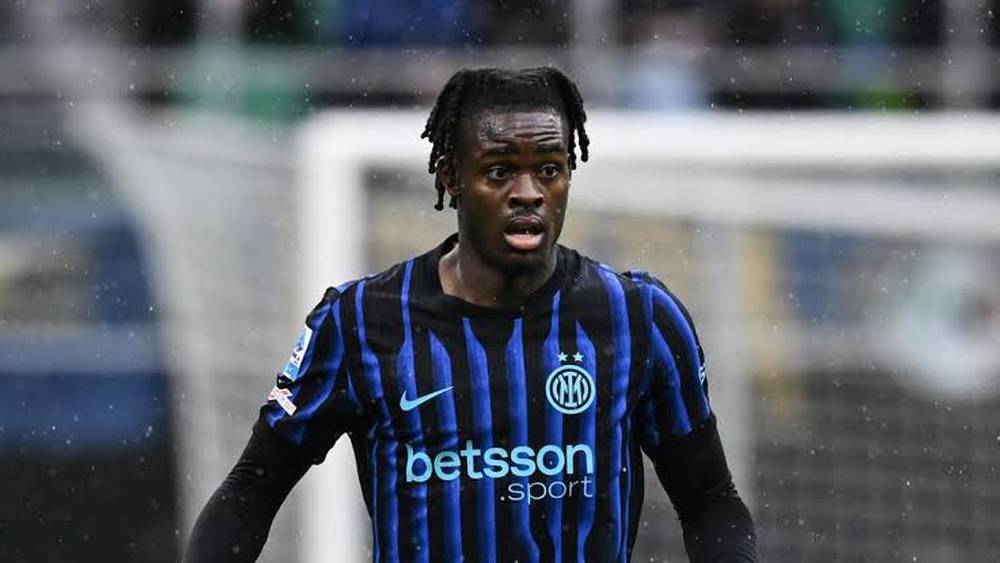 أزمة دفاعية تضرب الإنتر قبل مواجهة روما بعد إصابة يان بيسيك