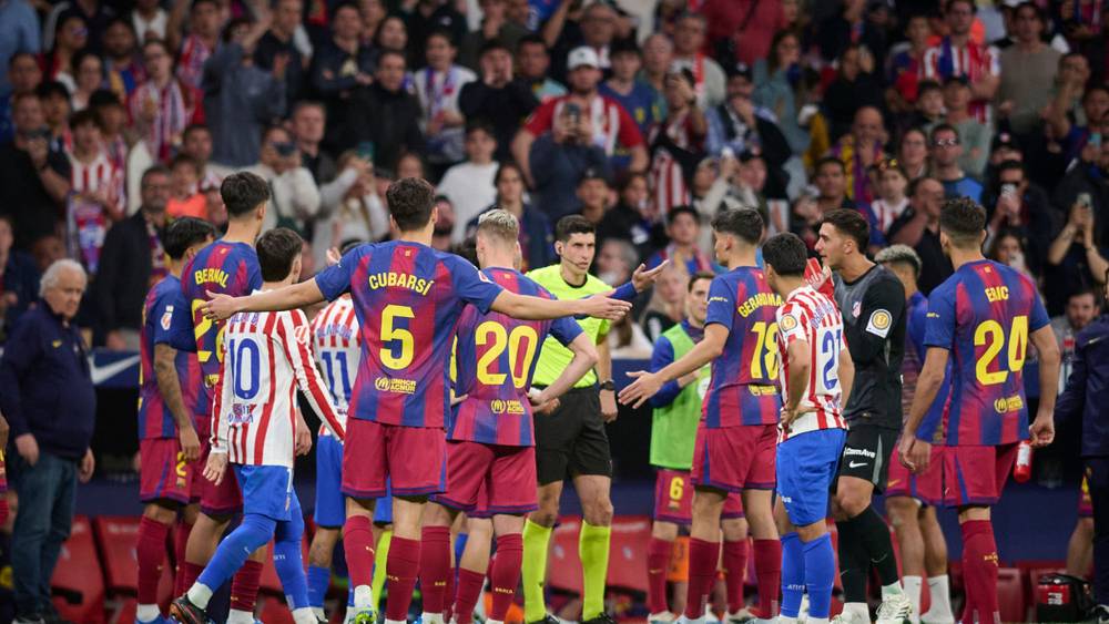 الاتحاد الإسباني ينشر تسجيلات الفار بعد إلغاء طرد جيرارد مارتين أمام أتلتيكو مدريد