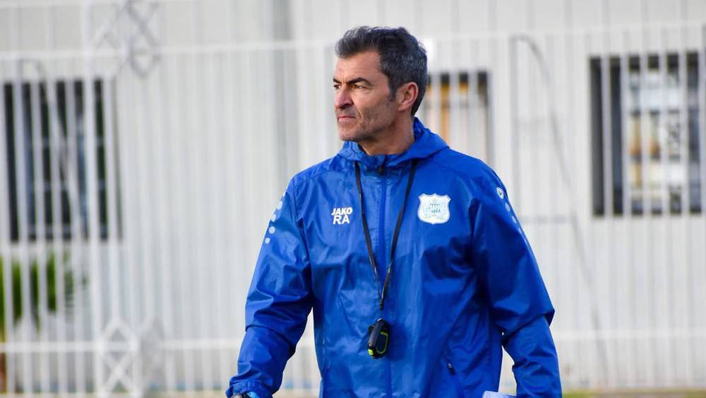 مدرب الدفاع الجديدي روي ألميدا