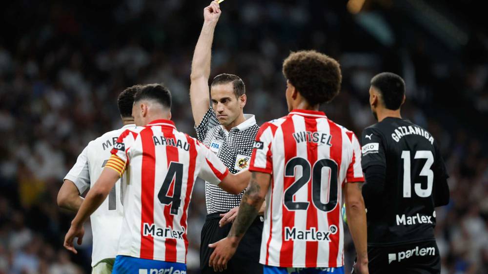 تعيين ألبرولا روخاس حكما لنهائي كأس ملك إسبانيا بين أتلتيكو مدريد وريال سوسيداد