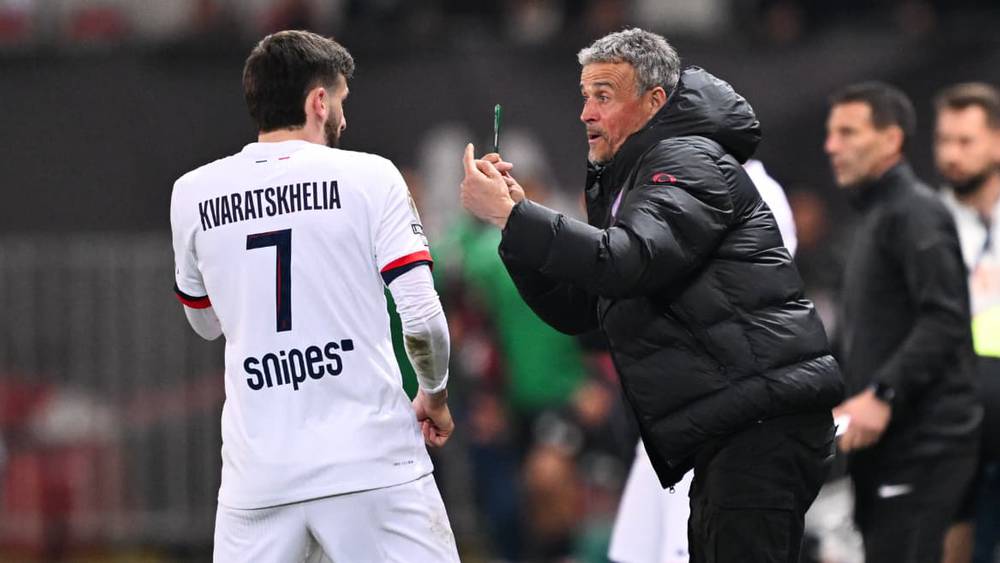 لويس إنريكي يعتمد سياسة المداورة لمواجهة ضغط مباريات باريس سان جيرمان