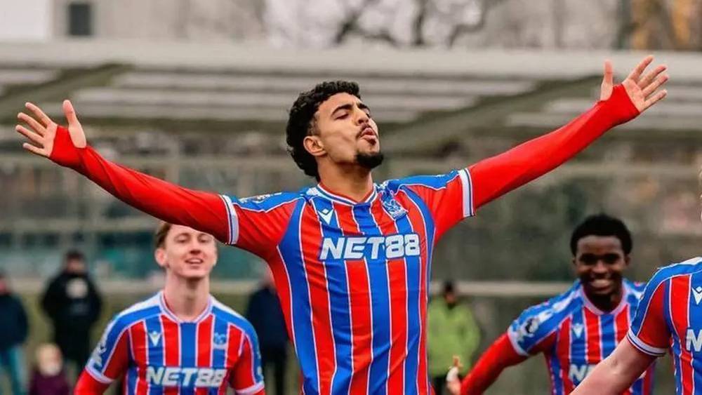 شادي رياض يتوج رفقة كريستال بالاس بلقب دوري المؤتمر قبل الالتحاق بالمنتخب المغربي