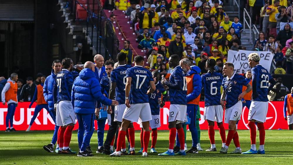 فيفا يحظر دخول زجاجات المياه القابلة لإعادة الاستخدام إلى ملاعب مونديال 2026