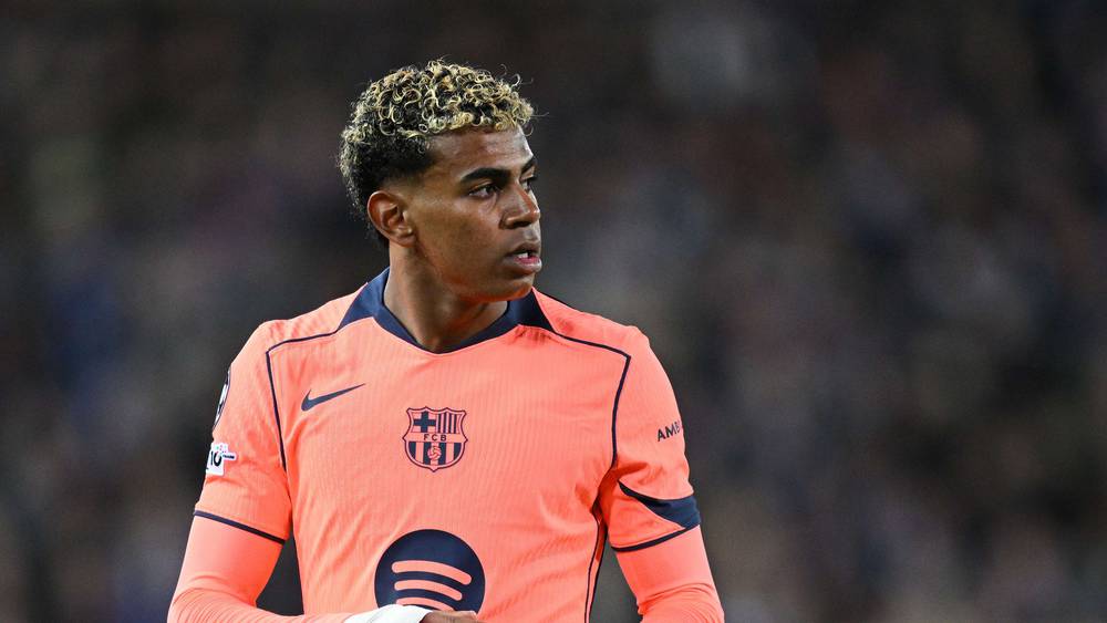 لامين جمال يتوج بجائزة "أفضل لاعب" في الدوري الإسباني بعد موسم استثنائي مع برشلونة