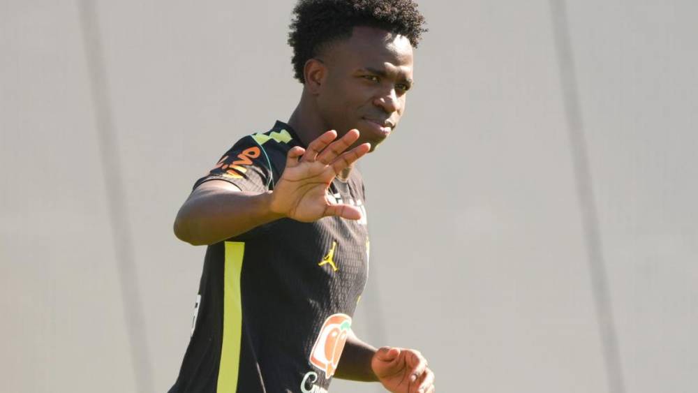 فينيسيوس جونيور يؤكد جاهزيته ويشيد بثقة أنشيلوتي قبل مواجهة البرازيل والمغرب في المونديال
