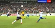 مهارة رائعة من الساحر رونالدينيو أمام لاعب ناسيونال