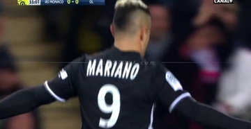 هدف أولمبيك ليون الأول في مرمى موناكو