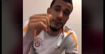 فيديو طريف لبلهندة يطلب المسامحة من زميله بعدما أصابه في عينه