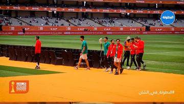 وصول لاعبي المنتخب المغربي لتفقد أرضية ملعب كاساراني 🎥🇲🇦 #مباراة_كينيا