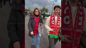 ⁨ حضور جماهيري غفير.. الأجواء خارج ملعب طنجة قبل مواجهة مصر والسنغال