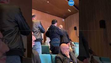 الركراكي يغادر ندوة تكريمه وتقديم مدرب المنتخب الجديد قبل نهايتها 🇲🇦