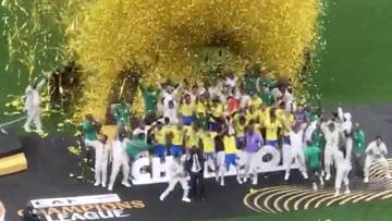 لحظة استلام صن داونز كأس دوري أبطال أفريقيا🏆